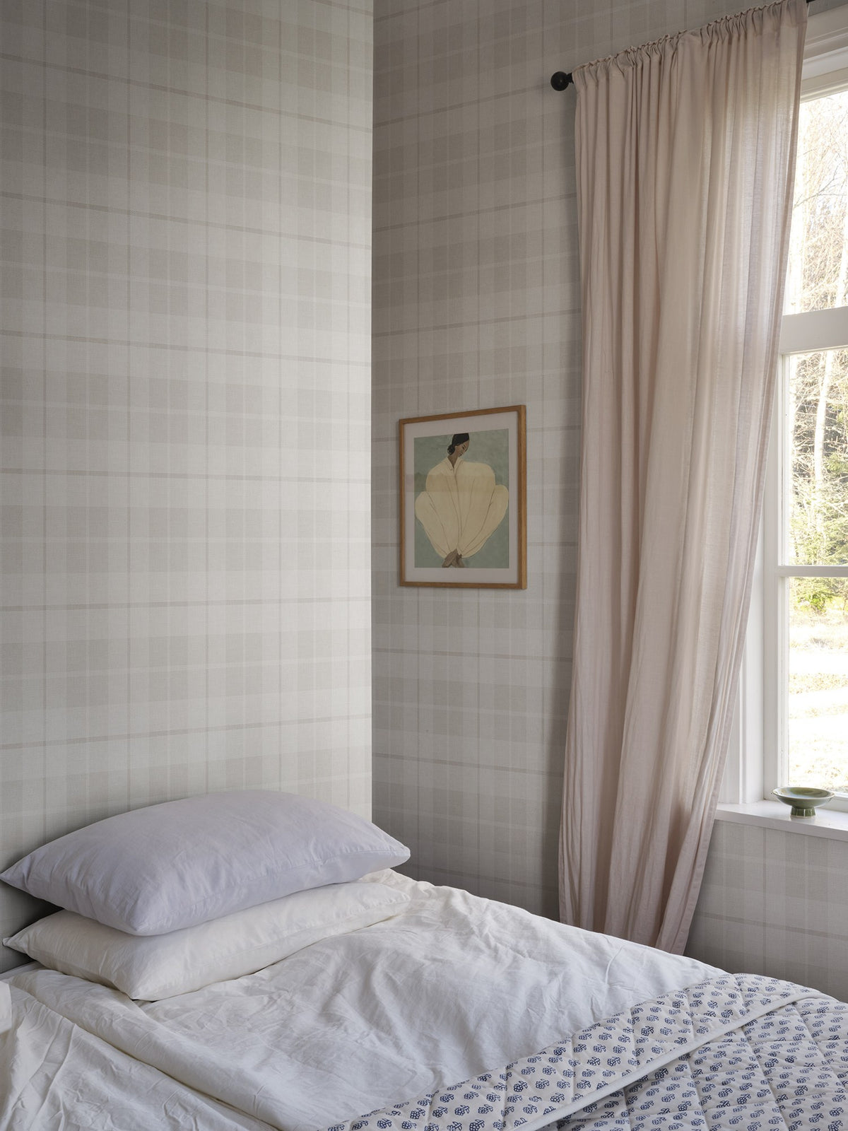 S11017 Ranold Light Gray Heritage Wallpaper by Sandberg