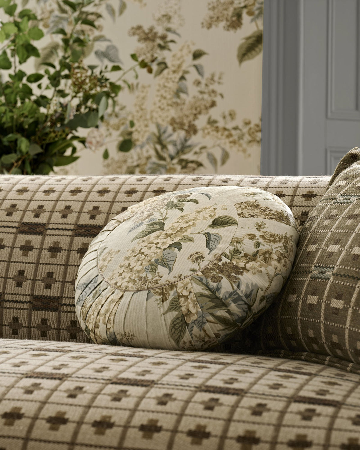 SAF0538-01 Cotswold Check Linen / Muntjac Highgrove by Sanderson Wools Fabric