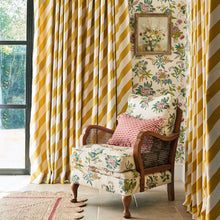 113057 Woodland Floral Sophie Robinson Wallpaper By Harlequin