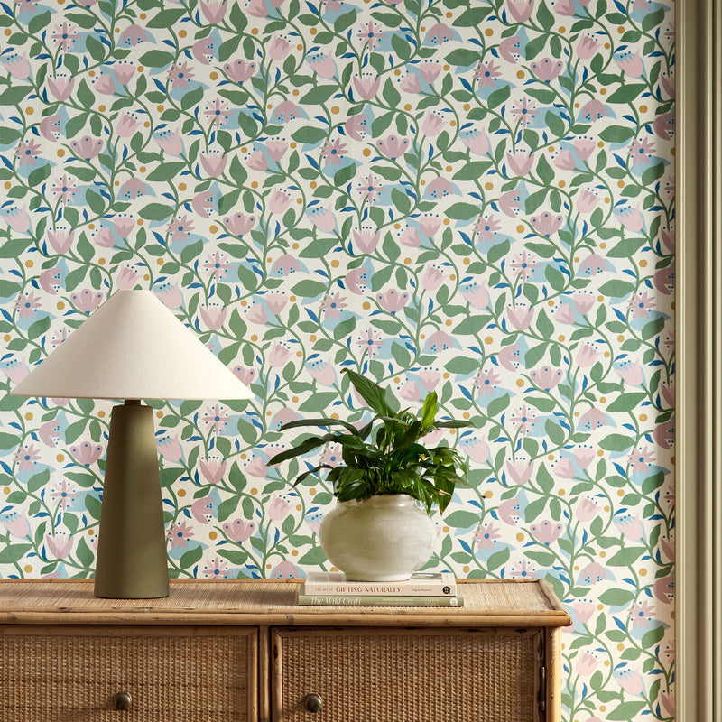 113283 Dancing Daisies Oakham Lilac Wallpaper by Scion