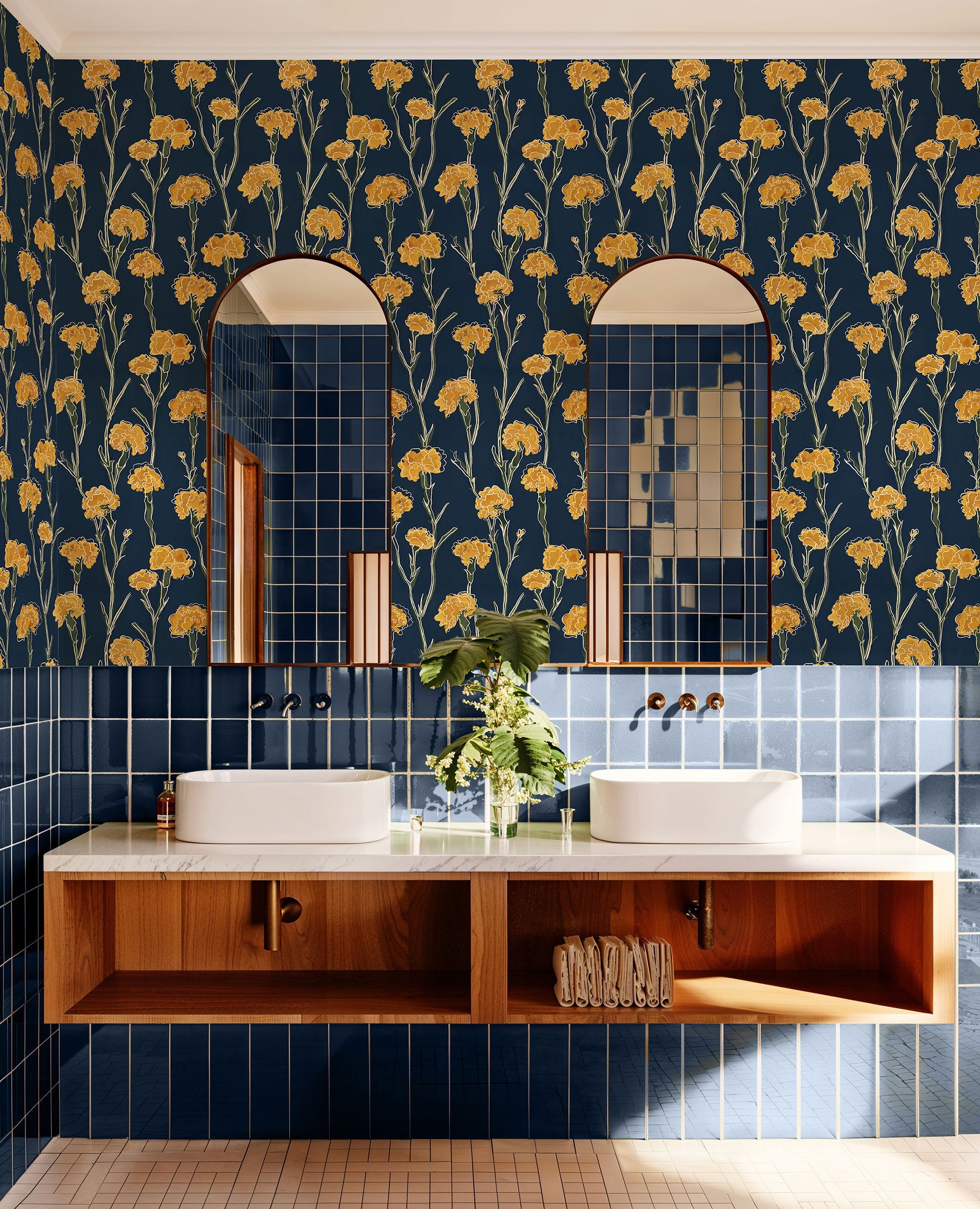 Clavelitos Mazarine Solera Wallpaper by Tres Tintas