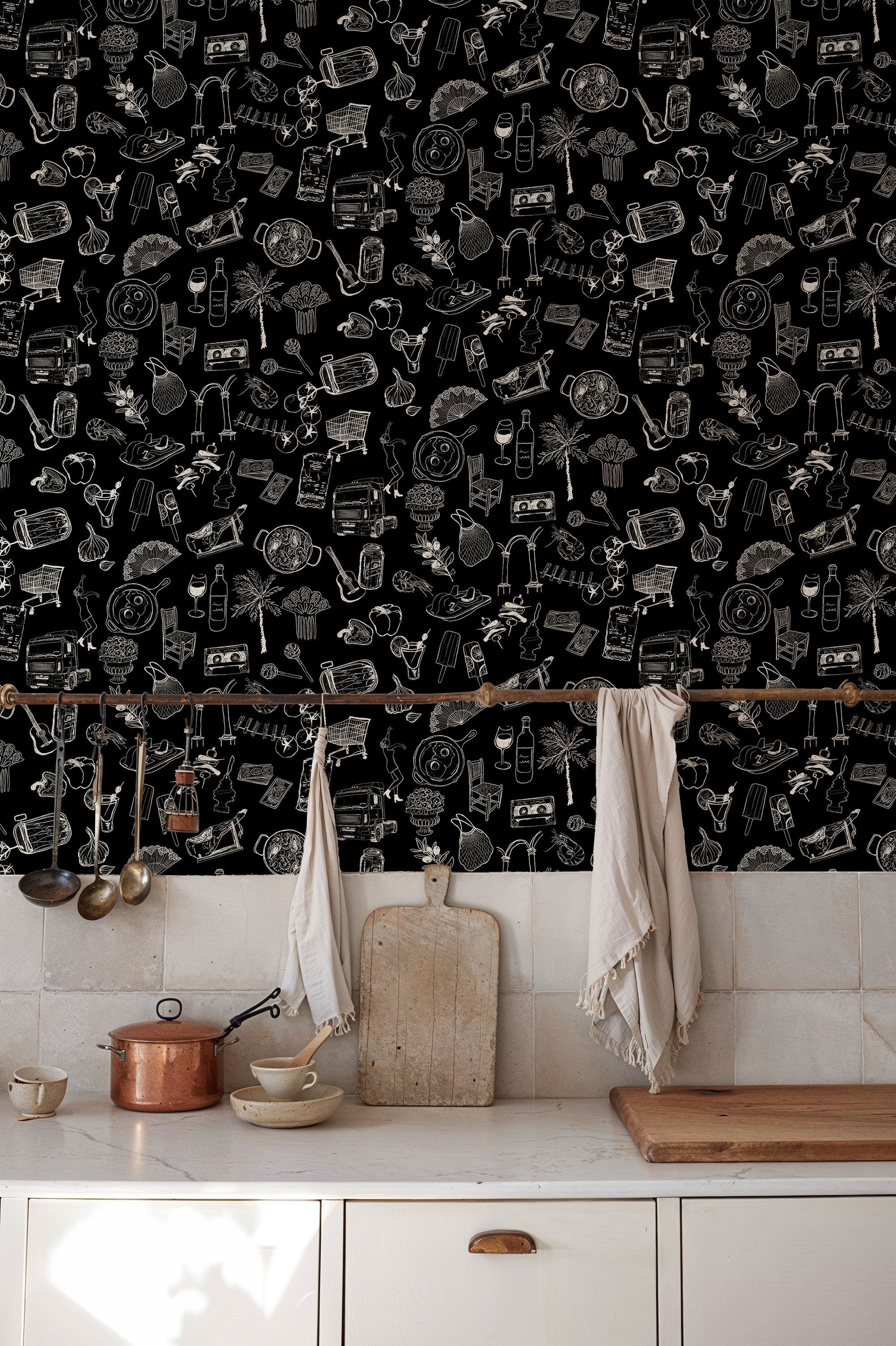 Souvenirs Black Solera Wallpaper by Tres Tintas