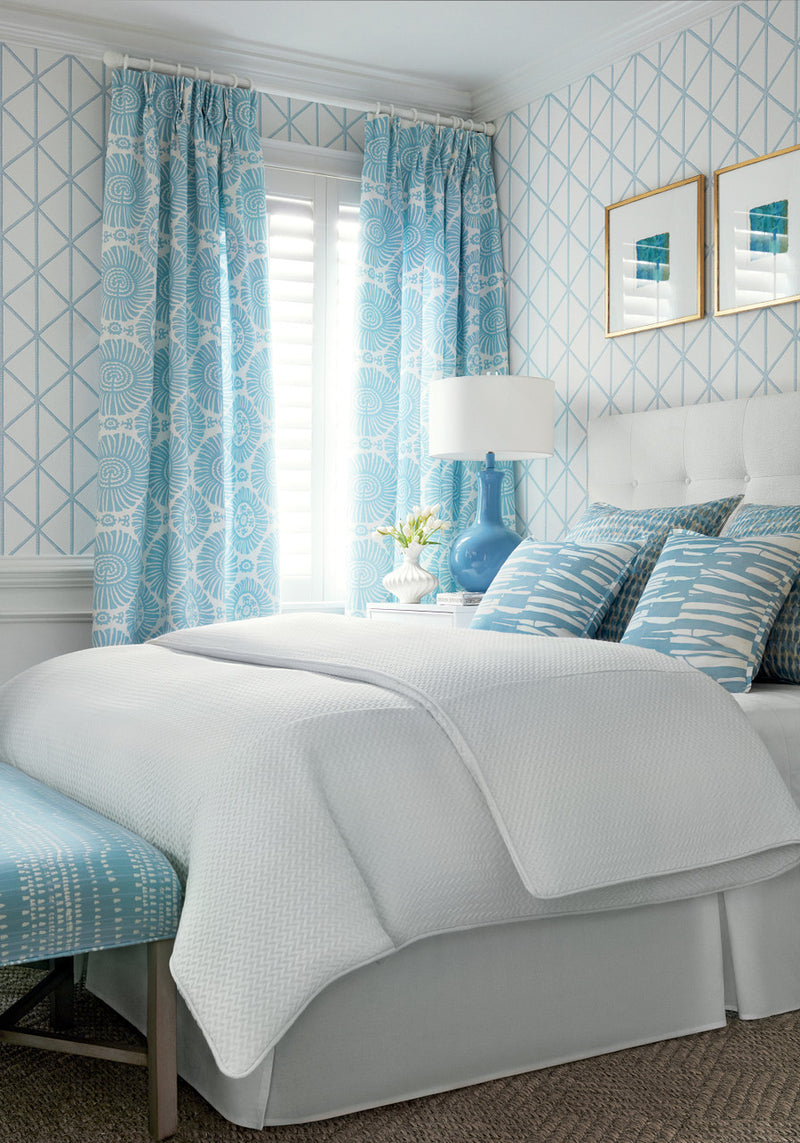 T10132 Box Kite Tropics Wallpaper By Thibaut