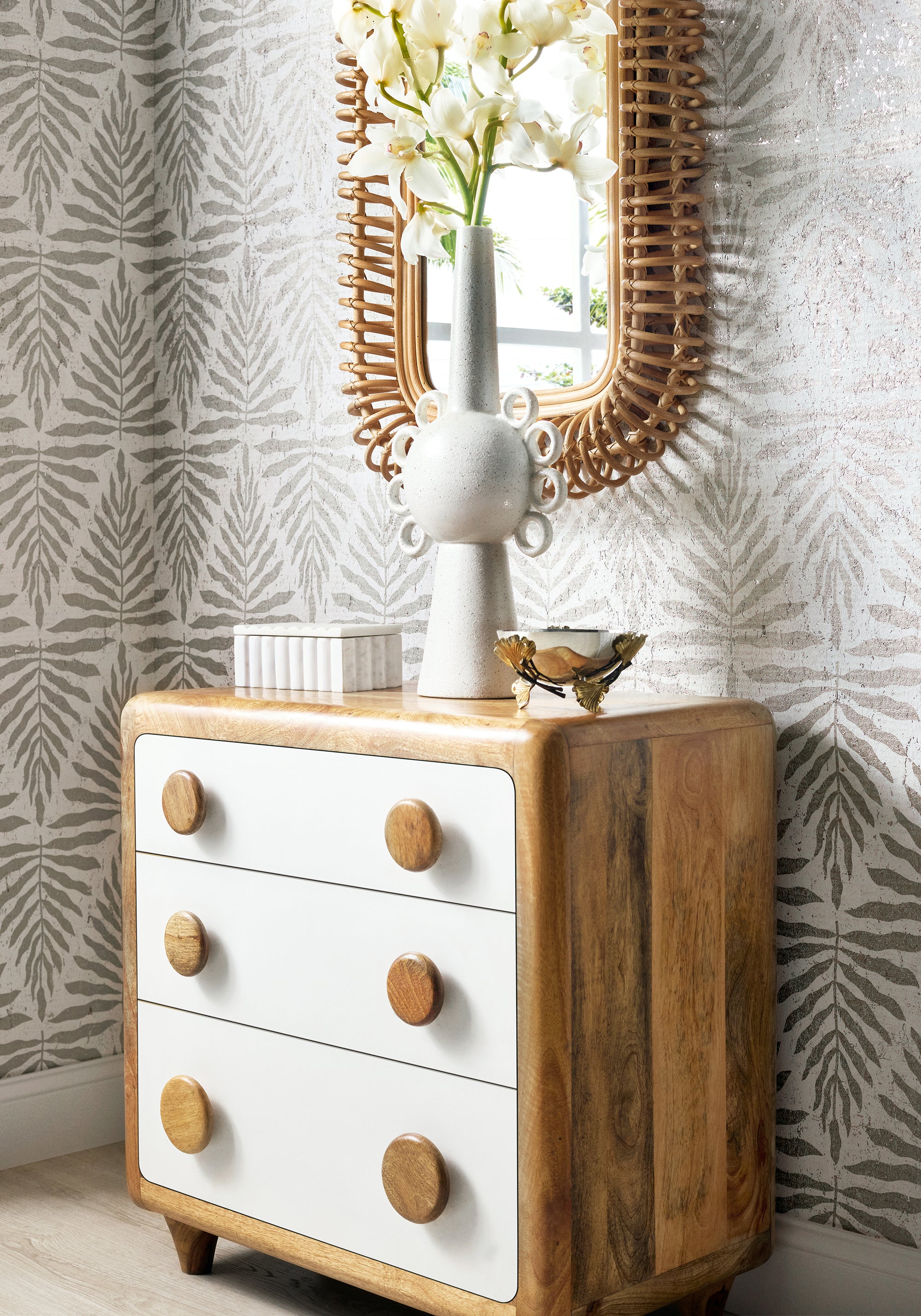 T15810 Gasparilla Metallic Gilver Islander Wallpaper by Thibaut
