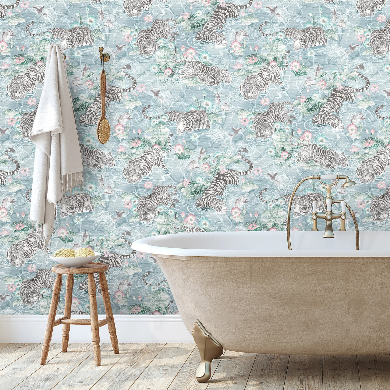 BMPP004/09A Tiger Lily Wallpaper by Brand McKenzie