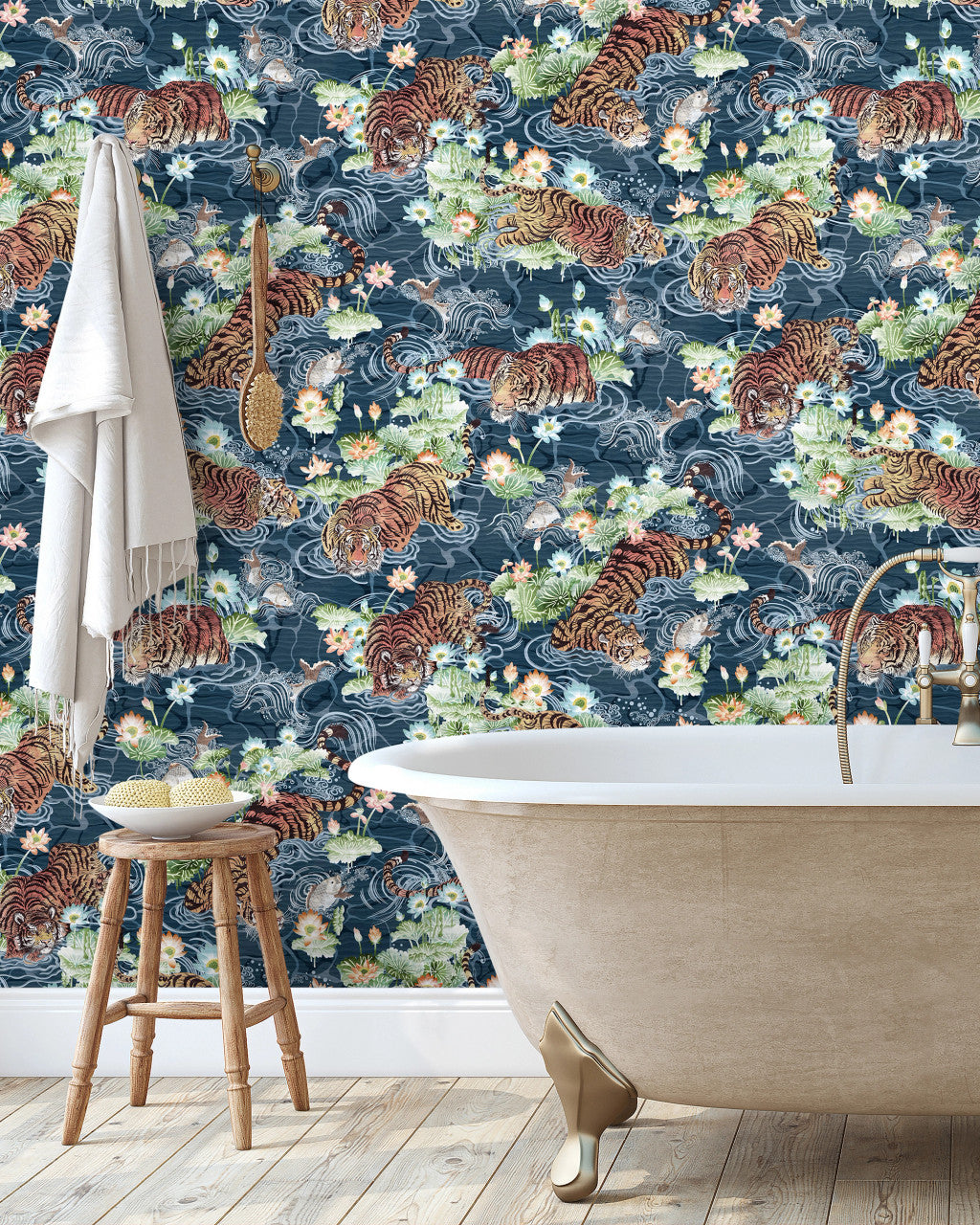 BMPP004/09D Tiger Lily Wallpaper by Brand McKenzie