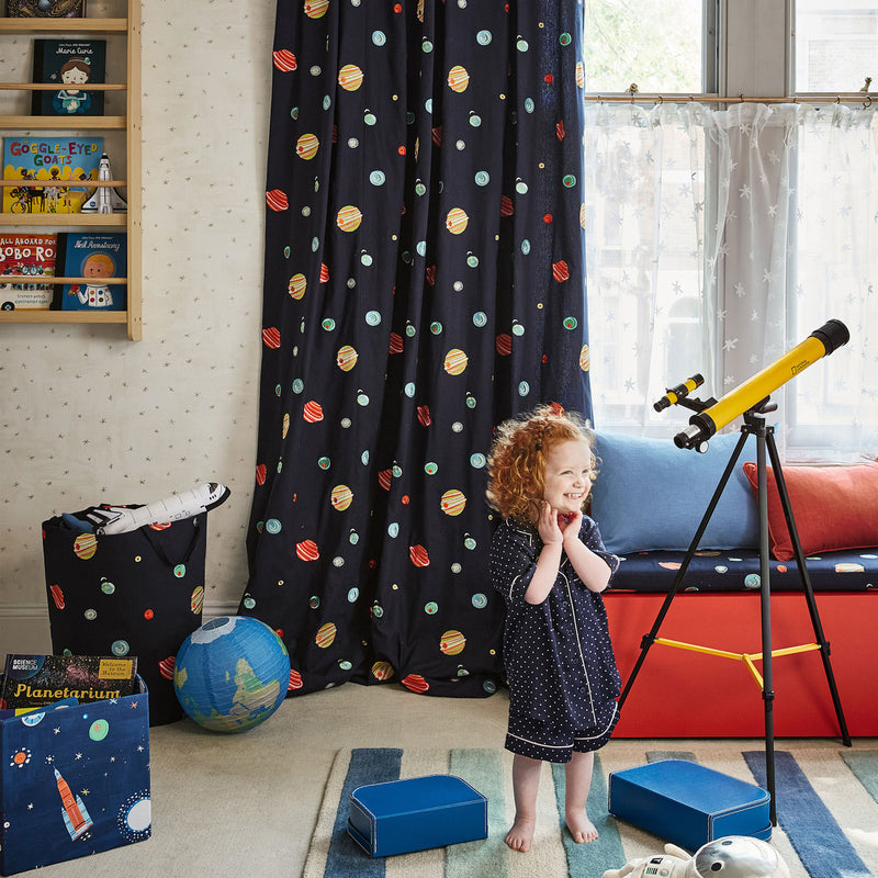 W581/04 Twinkle Twinkle Picturebook II Wallpaper By Villa Nova