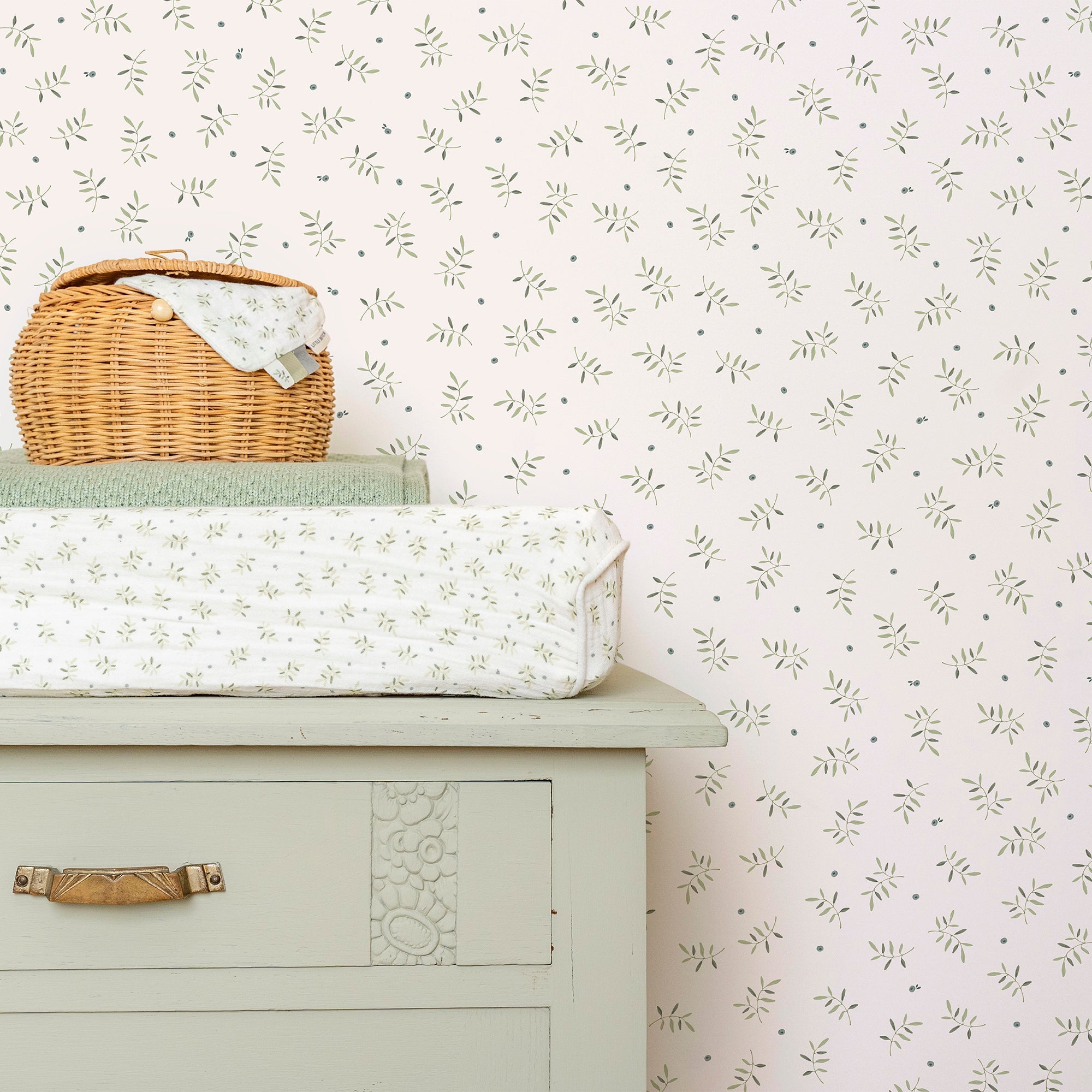 WD111034 Blueberry Leaves White/green Wallpaper by Little Dutch