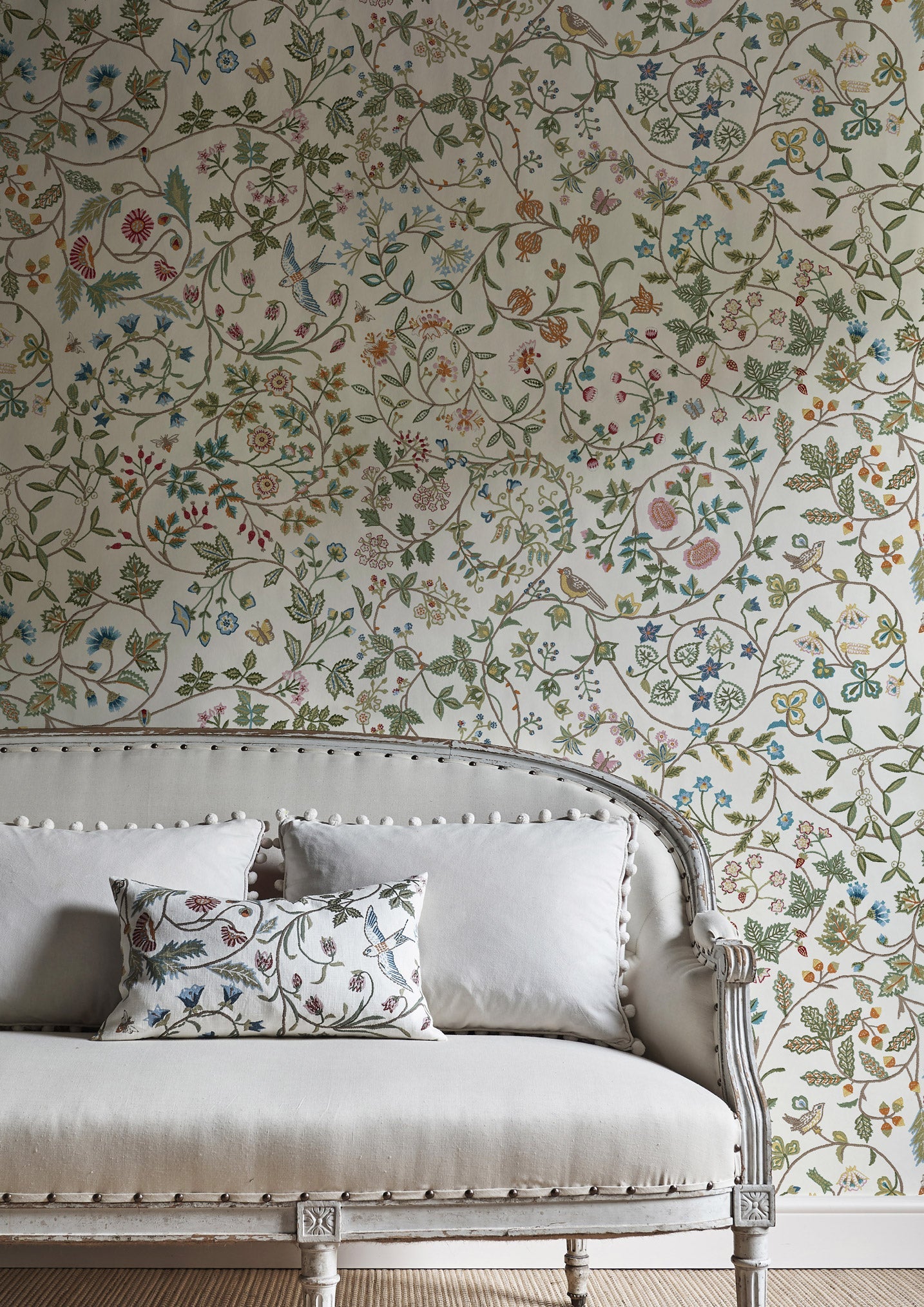 LW 321 614 Windrush White Wallpaper by Lewis & Wood