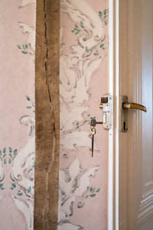YSP0016 Ornamental Nude Toscana Wallpaper by Coordonné - room