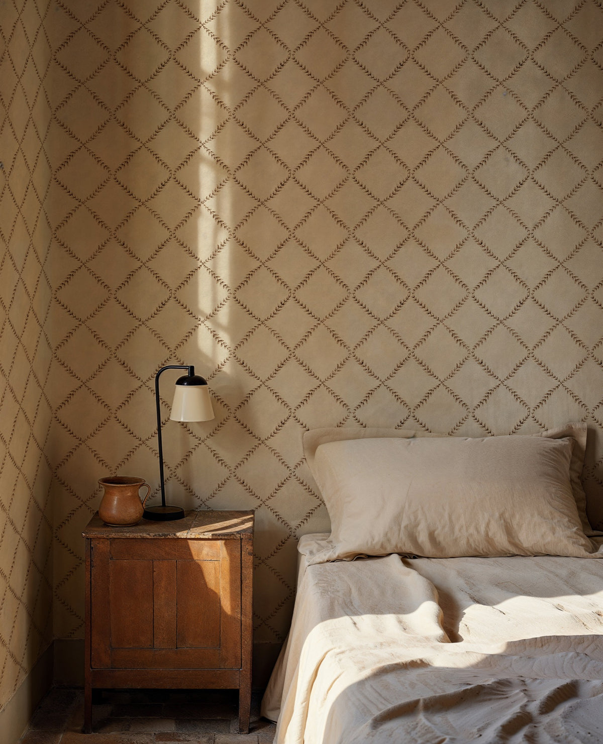 YSP0520 Ivy Garland Prune Cotswolds Wallpaper by Coordonné - room