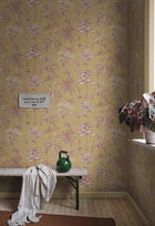 S10652 Yellow Adele Familjen Wallpaper by Sandberg