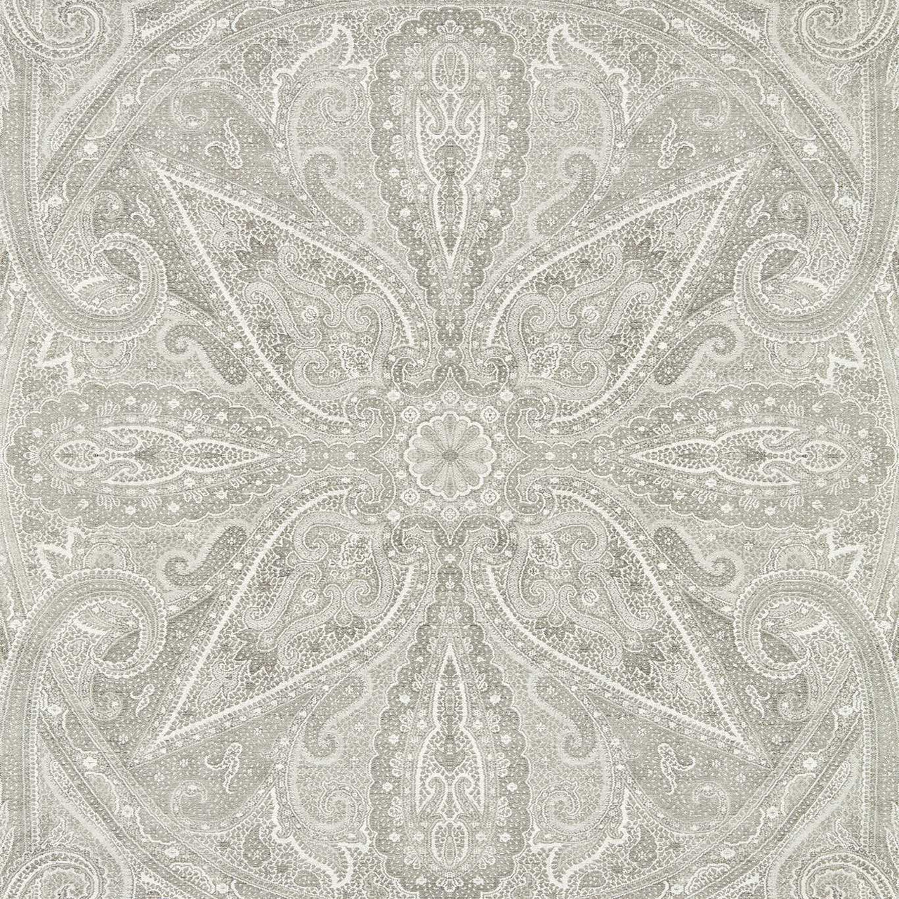 313019 Grand Paisley Cotswolds Manor Silver Wallpaper by Zoffany