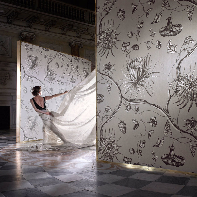 312621 Phaedra Cotswolds Manor Silver Wallpaper by Zoffany