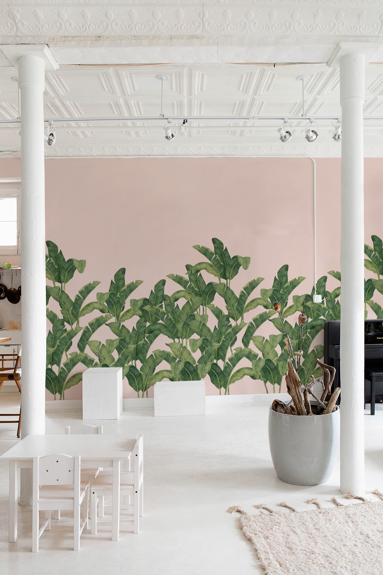 BA06 Bananella Pink Les Vangardes Mural by Tres Tintas