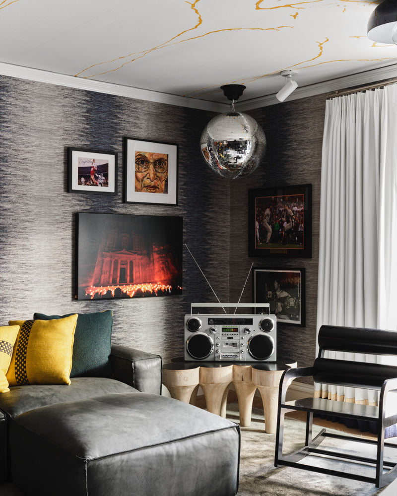 Danza Raffia wallpaper by Christopher Farr Cloth in a room setting