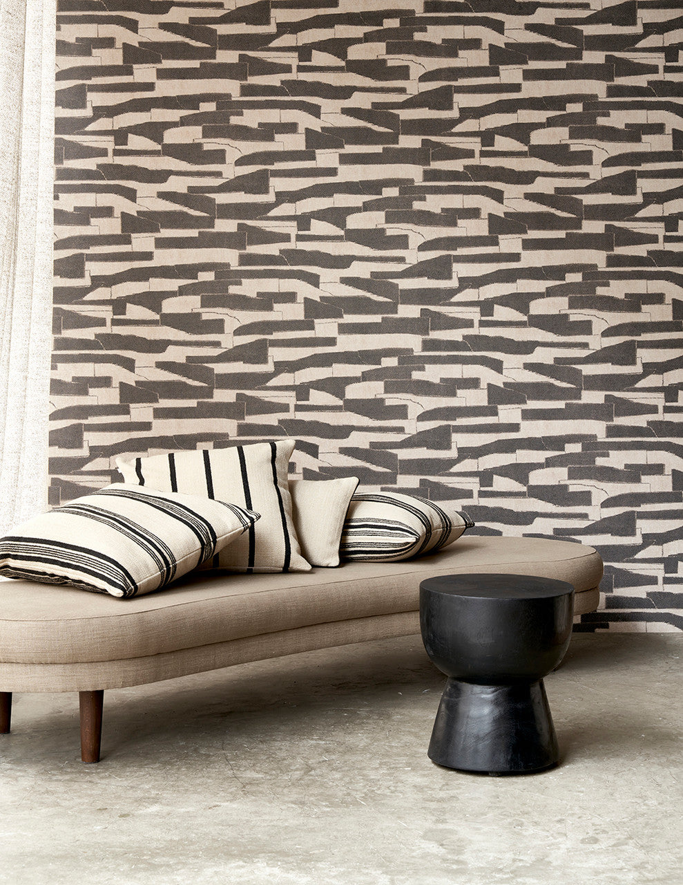 57560 Gabarit Essentials Costura Charcoal Linen Wallpaper By Arte