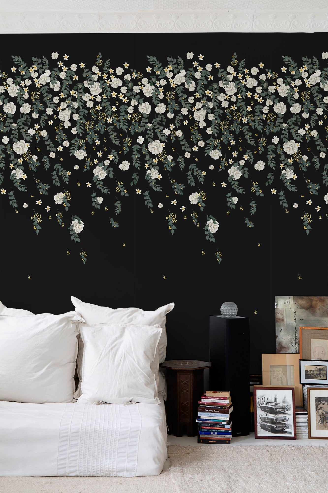 FL03 Florella Black Les Vangardes Mural by Tres Tintas