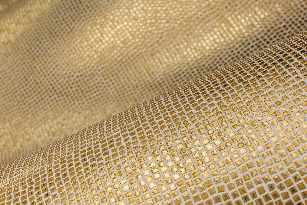 70550 Tessera Les Thermes Gold Medaillon Wallpaper By Arte