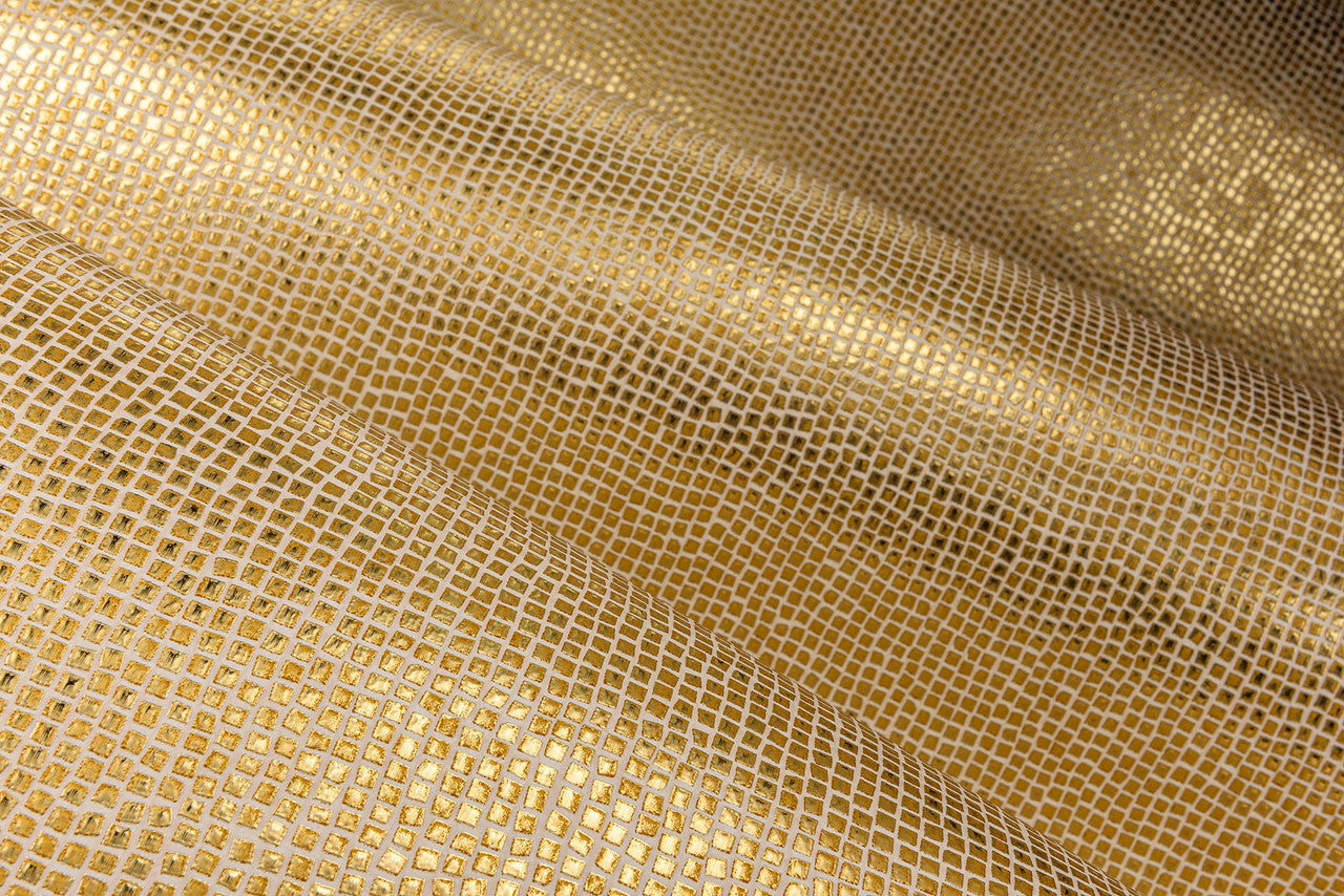 70550 Tessera Les Thermes Gold Medaillon Wallpaper By Arte