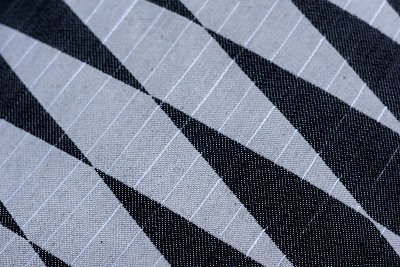 Backgammon Carbón Maasai Fabric by Coordonné