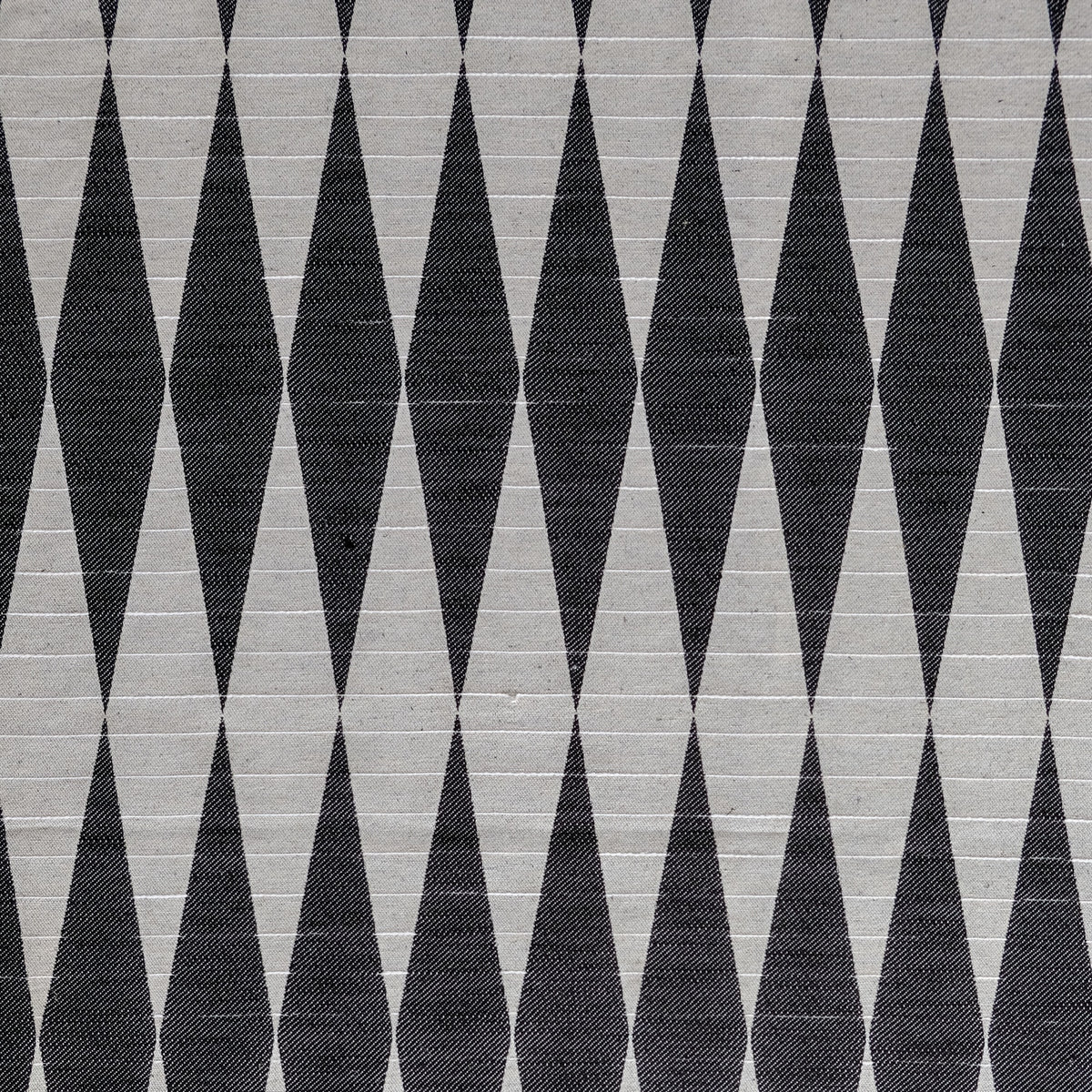 Backgammon Carbón Maasai Fabric by Coordonné