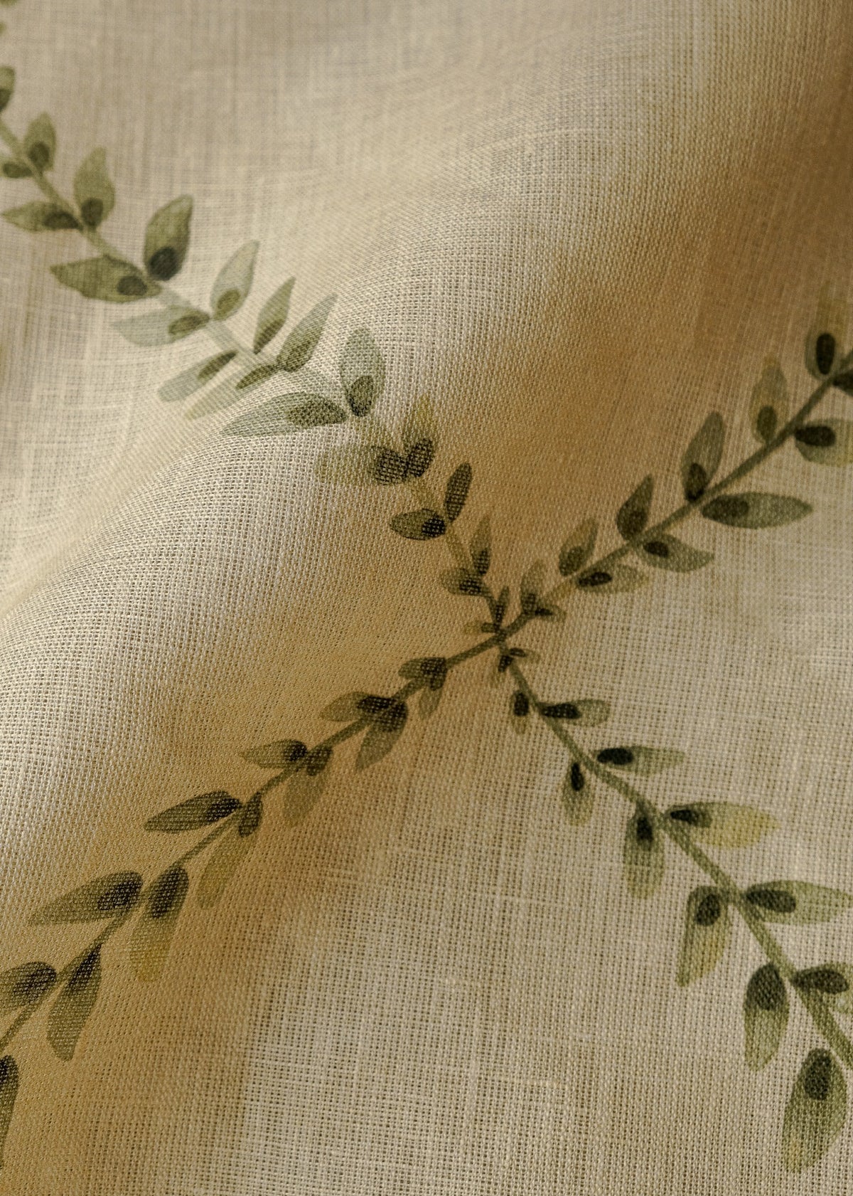 Ivy Garland Bone Cotswolds Fabric by Coordonné