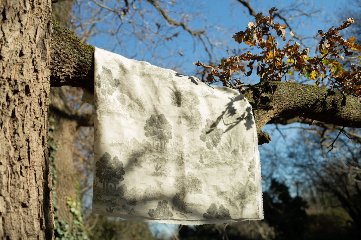 Royal Oak Black Cotswolds Fabric by Coordonné