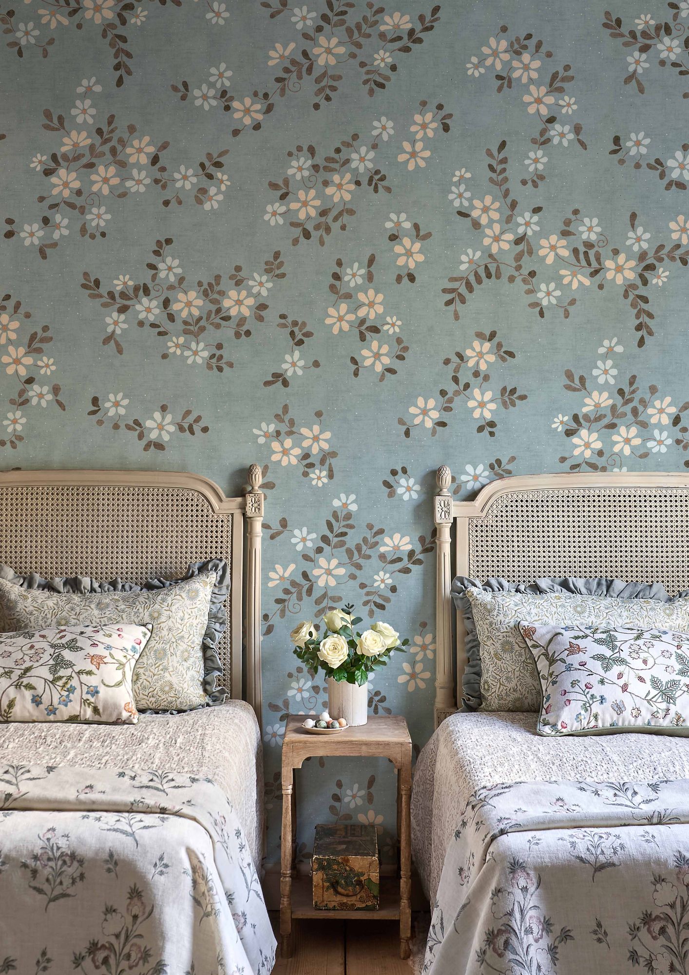 LW 375 677 Stellata Misty Wallpaper by Lewis & Wood