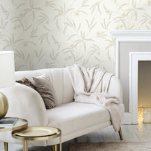 41330 Tiffany Floral White / Cream Wallpaper by Belgravia