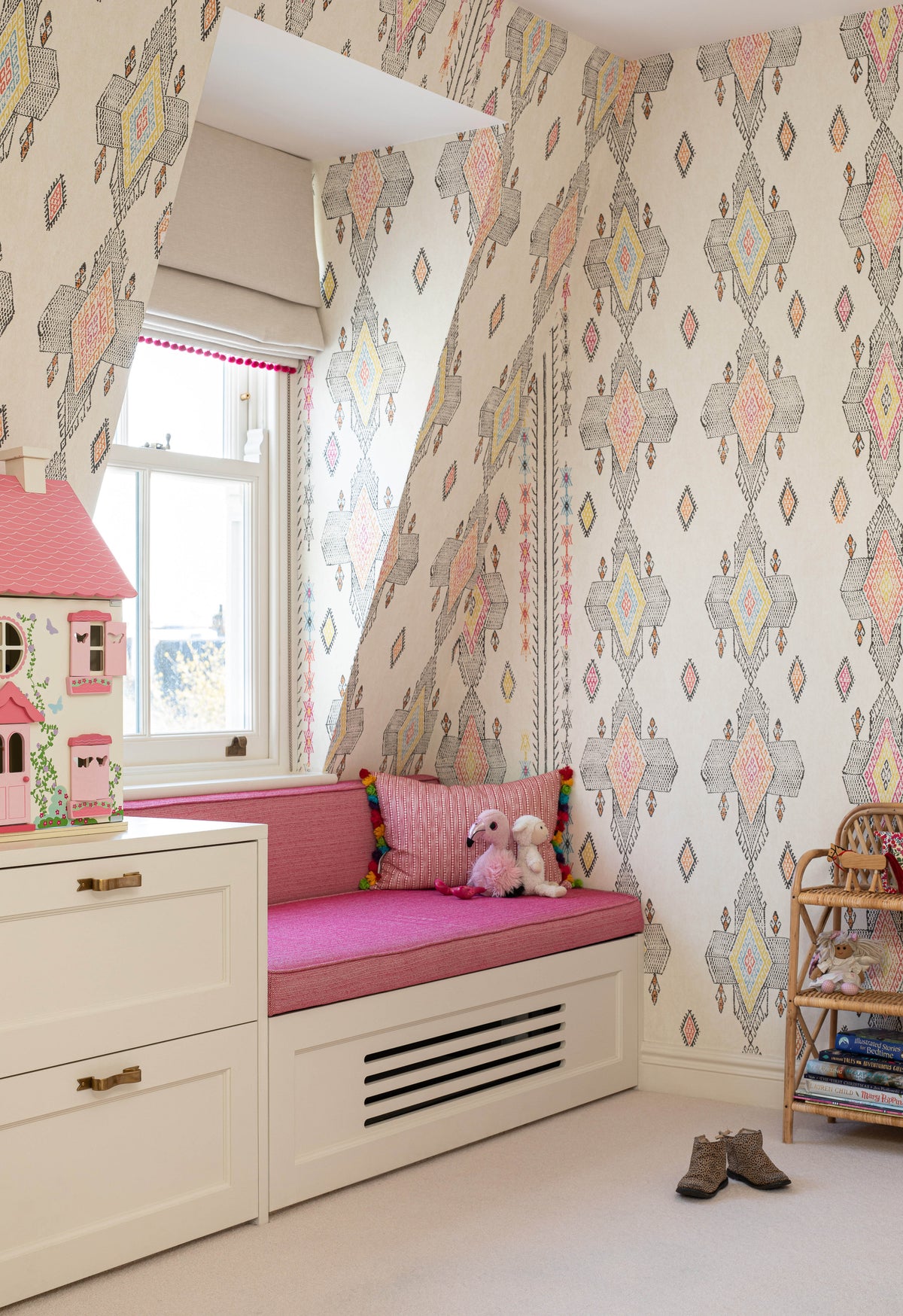 Travelling Light wallpaper by Christopher Farr Cloth in a room setting